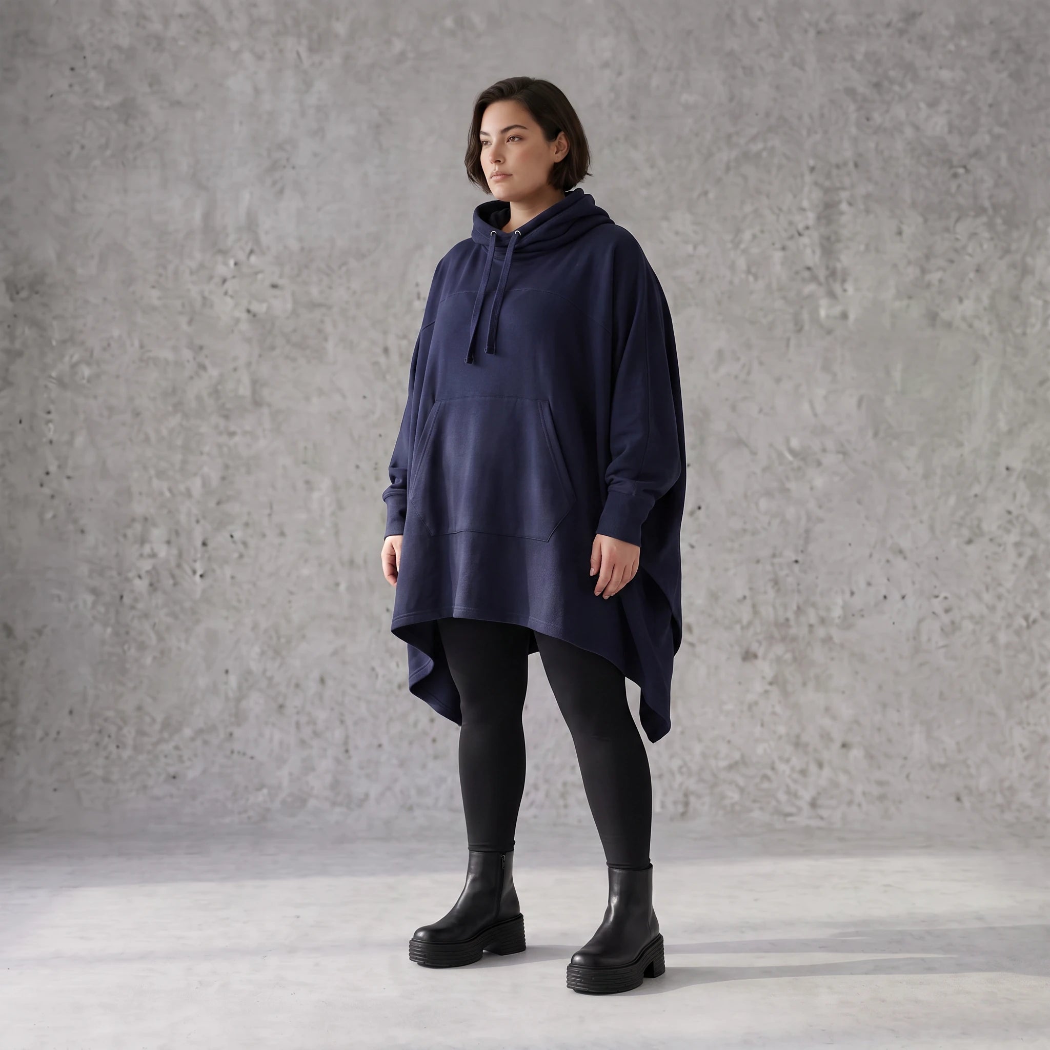 Damen Poncho Avantgarde Baumwolle Dunkelblau, kastiger Schnitt, Kapuze, Oversize große Größen – Rafay
