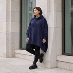 Damen Poncho Avantgarde Baumwolle Dunkelblau, kastiger Schnitt, Kapuze, Oversize große Größen – Rafay