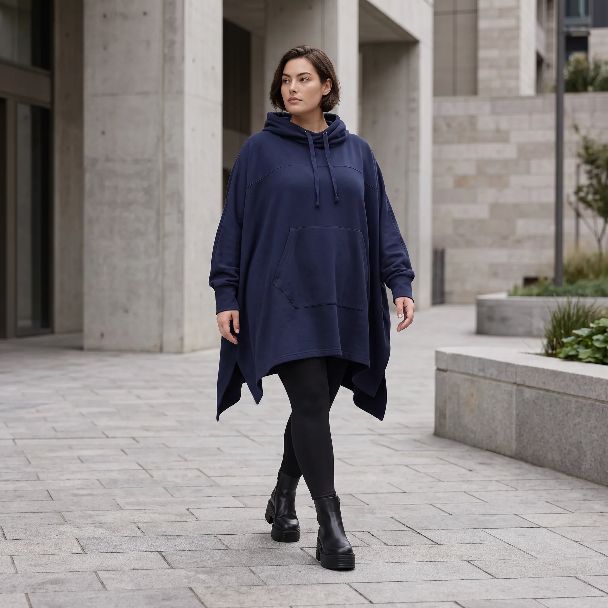 Damen Poncho Avantgarde Baumwolle Dunkelblau, kastiger Schnitt, Kapuze, Oversize große Größen – Rafay