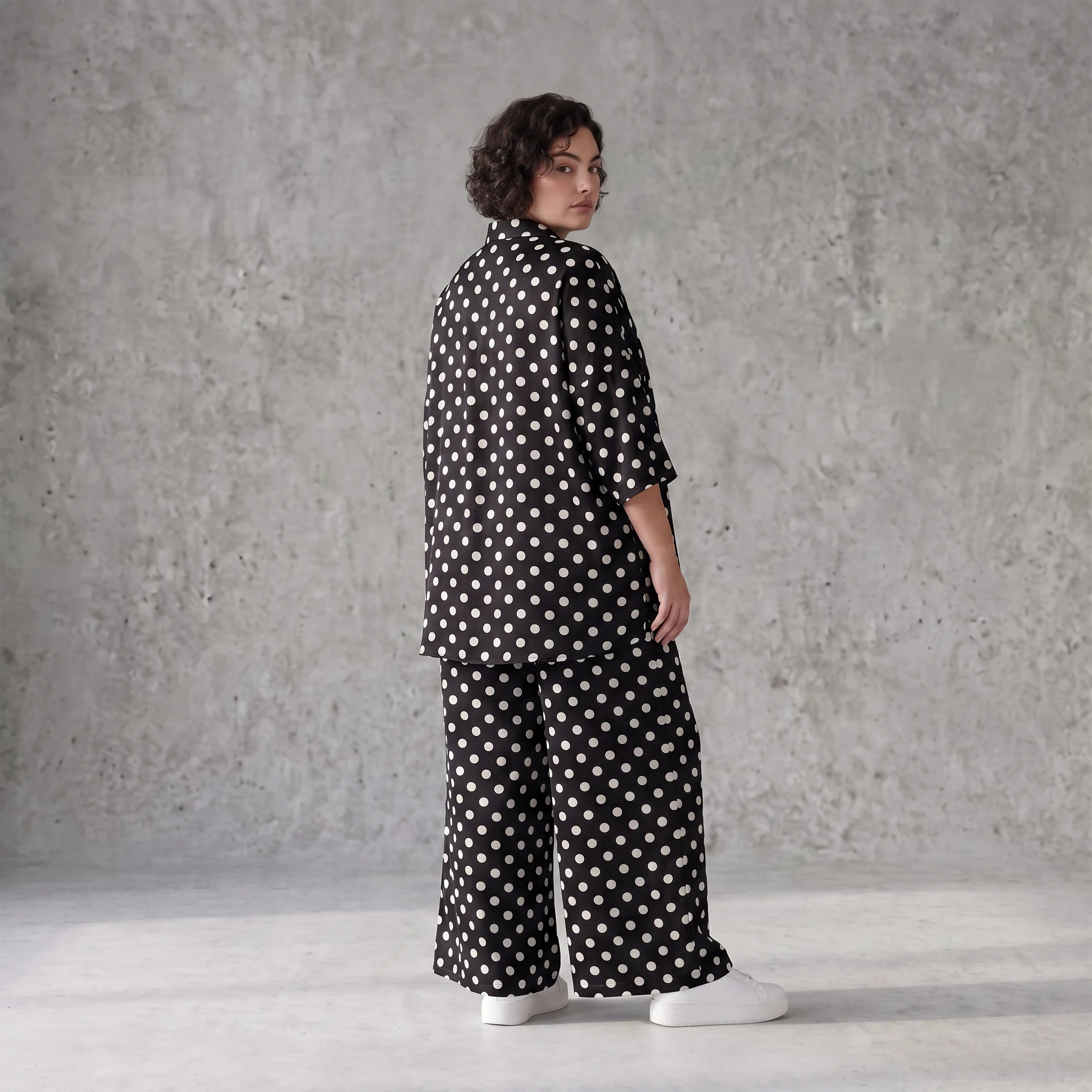 Damen Hose Avantgarde Viskose Schwarz/Weiß, Palazzohose, Punkte, Oversize große Größen – AKH Premium