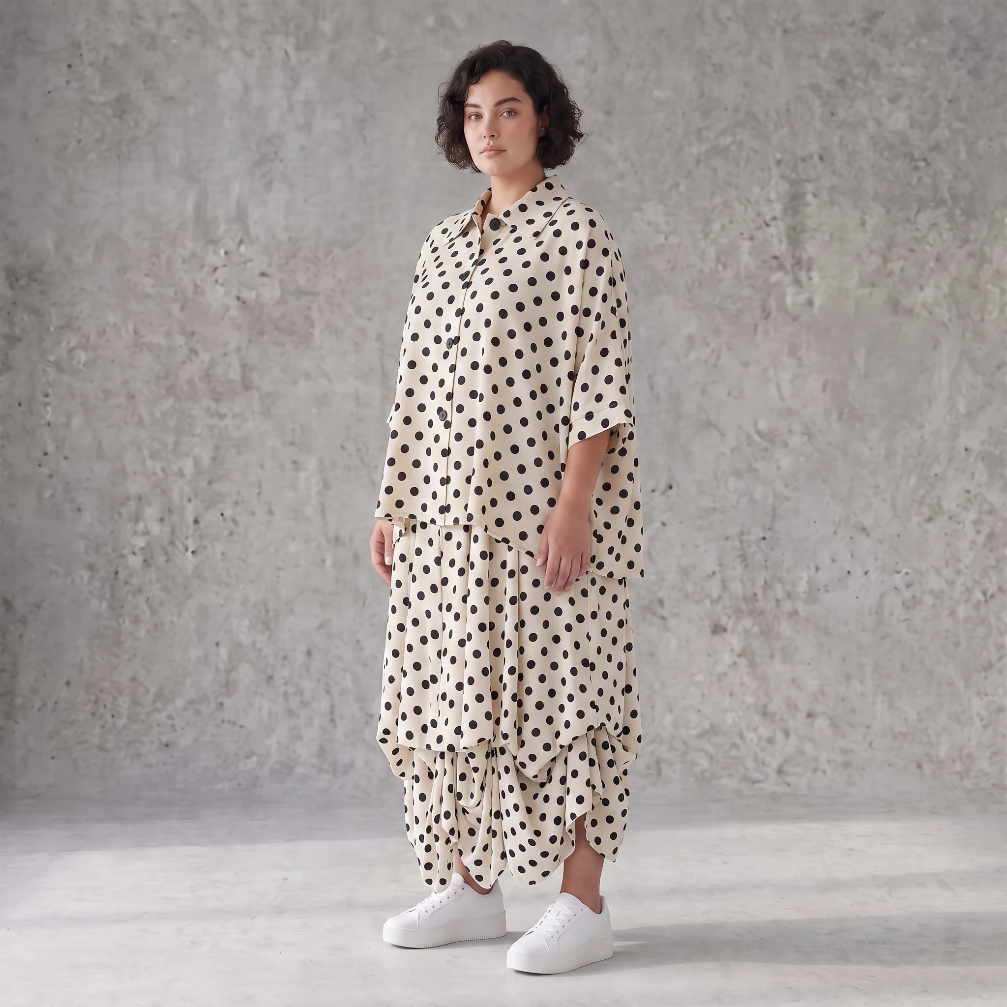 Damen Rock Avantgarde Viskose White/Schwarz, Ballonschnitt, Punkte, Elastikbund, Oversize große Größen – AKH Premium