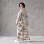 Damen Bluse Avantgarde Viskose Weiß/Schwarz, Punkte, Kurzarm, Knopfleiste, Oversize große Größen – AKH Premium
