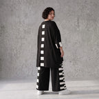 Damen Shirt Avantgarde Rayon Schwarz/Weiß, Vokuhila-Schnitt, Kurzarm, Flügeltaschen, Oversize große Größen – AKH Premium