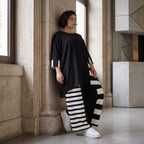 Damen Shirt Avantgarde Rayon Schwarz/Weiß, Vokuhila-Schnitt, Kurzarm, Flügeltaschen, Oversize große Größen – AKH Premium