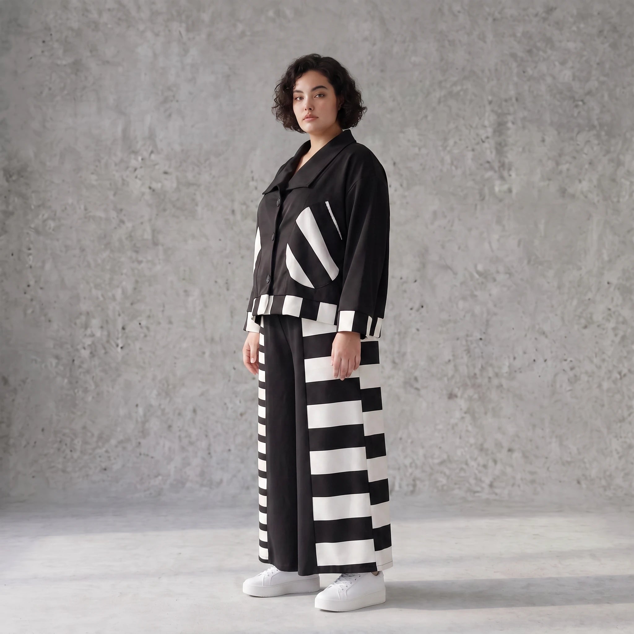 Damen Jacke Avantgarde Rayon Schwarz/Weiß, kastiger Schnitt, Oversize große Größen – AKH Premium