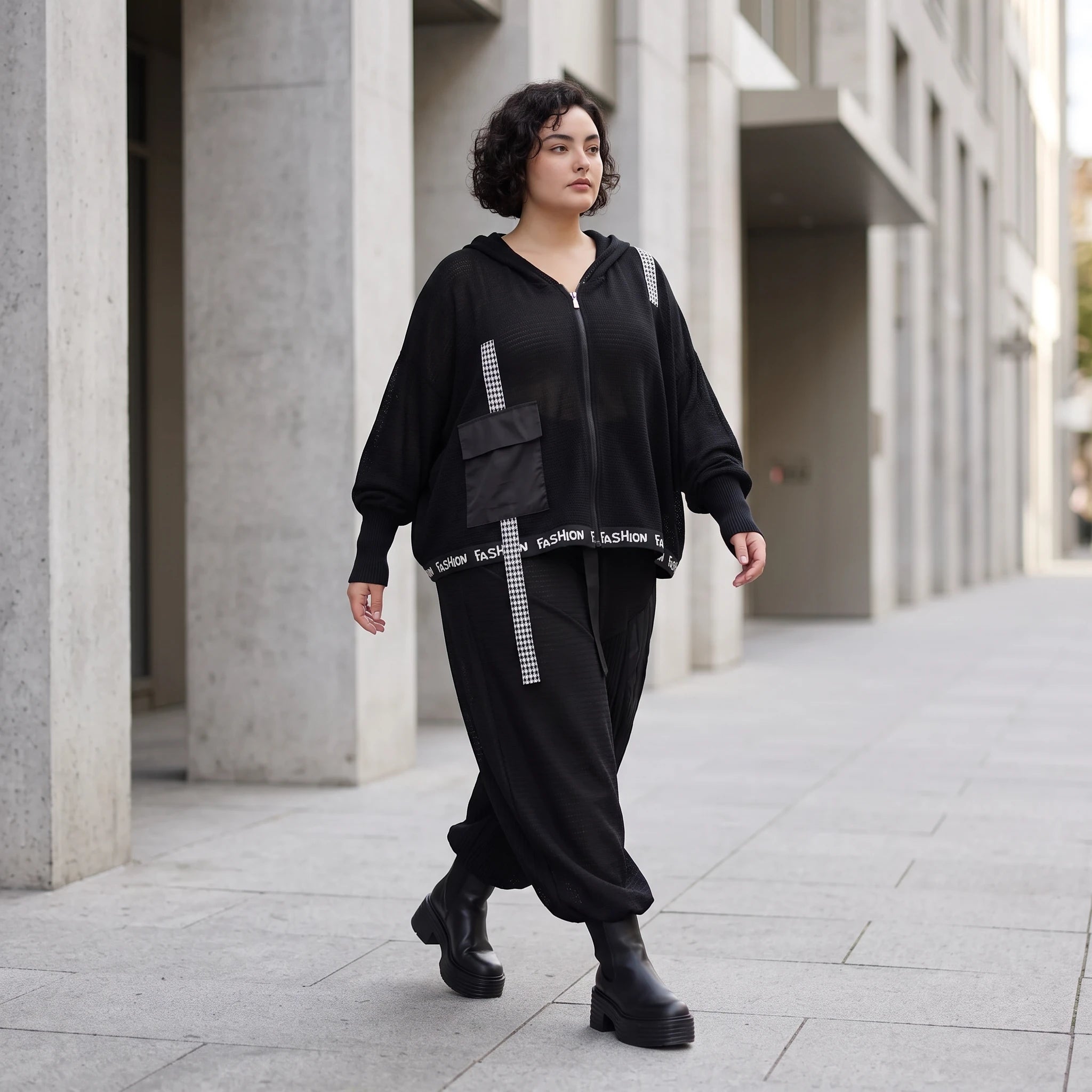 Damen Hose Avantgarde Baumwolle Schwarz, gerader Schnitt, Oversize große Größen – AKH Premium