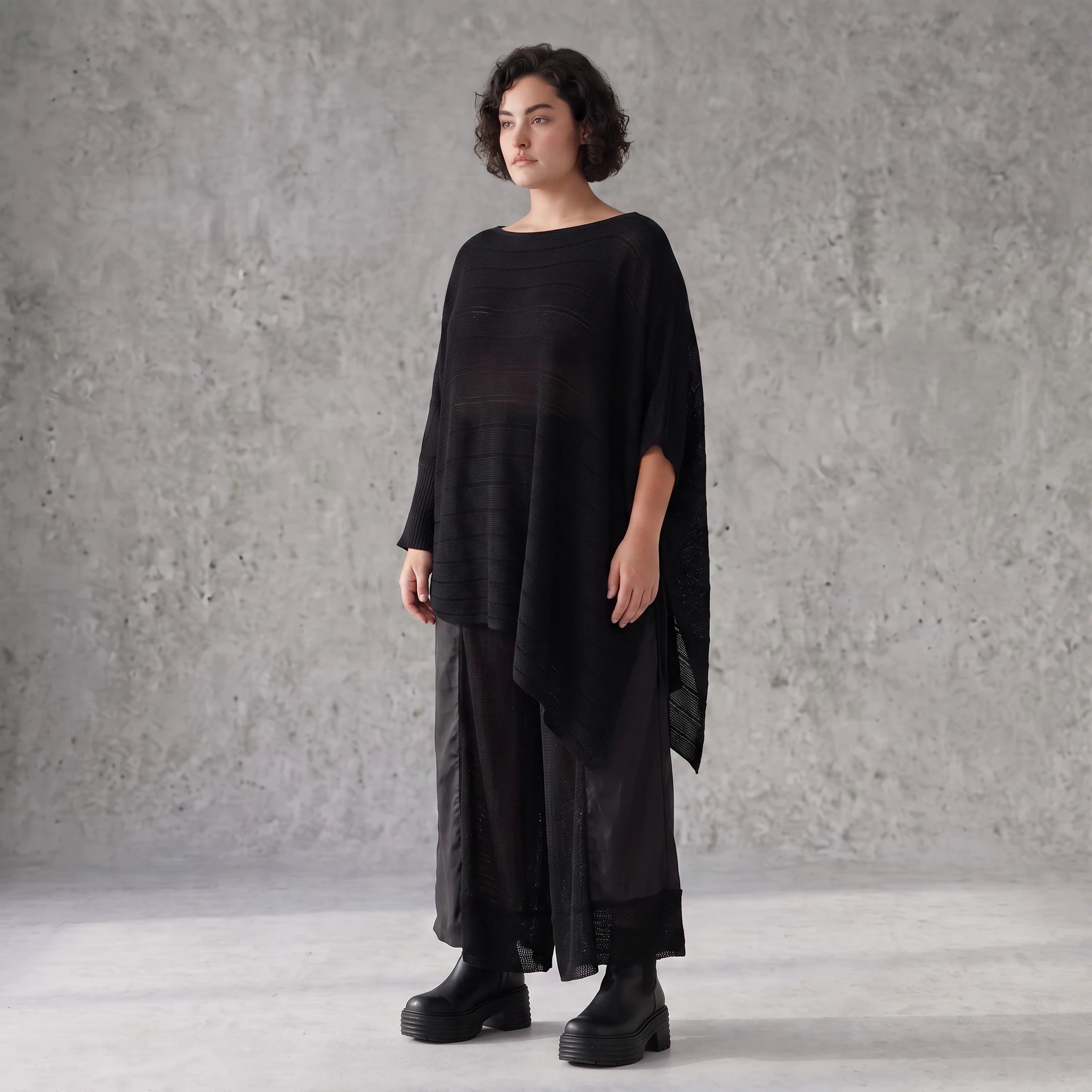 Damen Shirt Avantgarde Baumwolle Schwarz, asymmetrisch, U-Ausschnitt, Oversize große Größen – AKH Premium