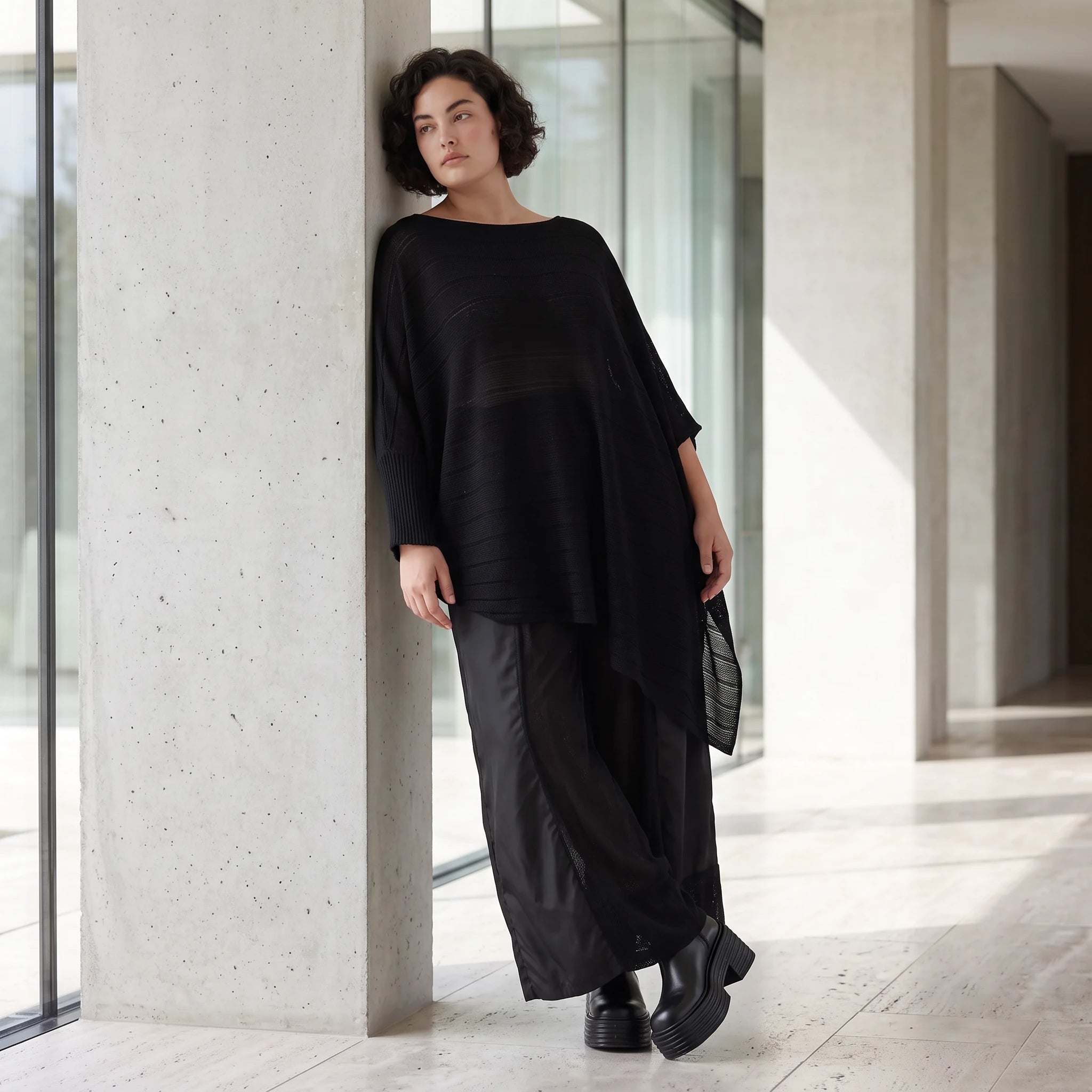 Damen Shirt Avantgarde Baumwolle Schwarz, asymmetrisch, U-Ausschnitt, Oversize große Größen – AKH Premium