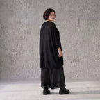 Damen Shirt Avantgarde Baumwolle Schwarz, gerader Schnitt, Kurzarm, Knopfleiste, Oversize große Größen – AKH Premium