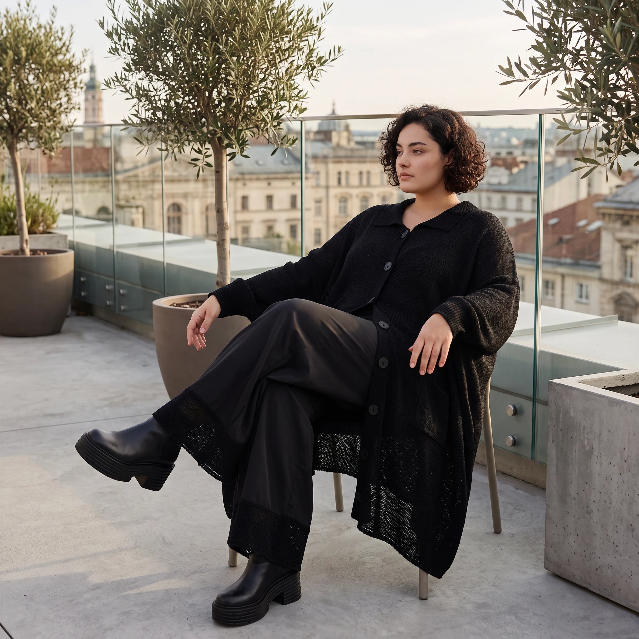 Damen Shirt Avantgarde Baumwolle Schwarz, gerader Schnitt, Kurzarm, Knopfleiste, Oversize große Größen – AKH Premium