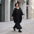 Damen Shirt Avantgarde Baumwolle Schwarz, gerader Schnitt, Kurzarm, Knopfleiste, Oversize große Größen – AKH Premium