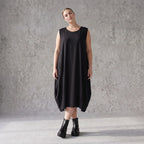 Damen Kleid Avantgarde Lyocell Schwarz, Ballonschnitt, ärmellos, Flügeltaschen, Oversize große Größen – AKH Premium
