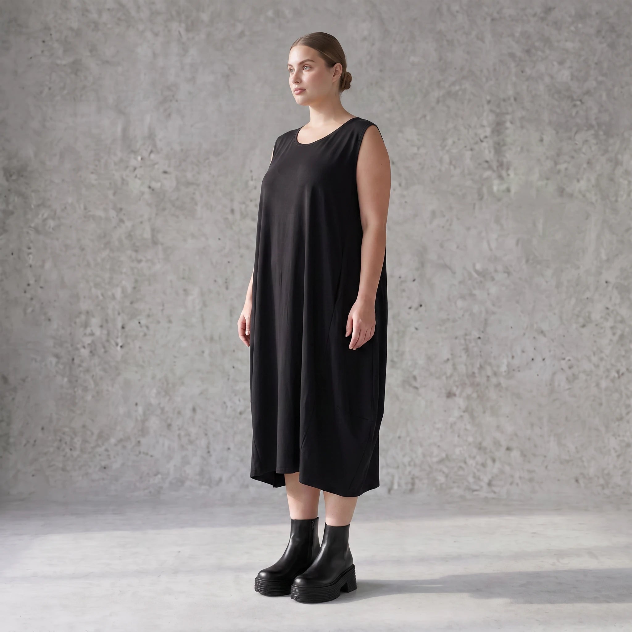 Damen Kleid Avantgarde Lyocell Schwarz, Ballonschnitt, ärmellos, Flügeltaschen, Oversize große Größen – AKH Premium