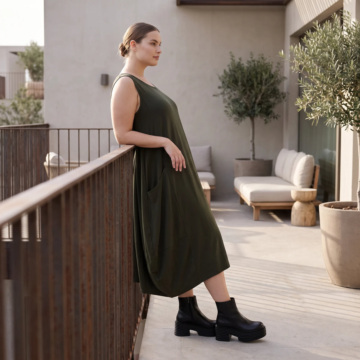 Damen Kleid Avantgarde Lyocell Khaki, Ballonschnitt, Flügeltaschen, Oversize große Größen – AKH Premium