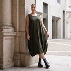 Damen Kleid Avantgarde Lyocell Khaki, Ballonschnitt, Flügeltaschen, Oversize große Größen – AKH Premium