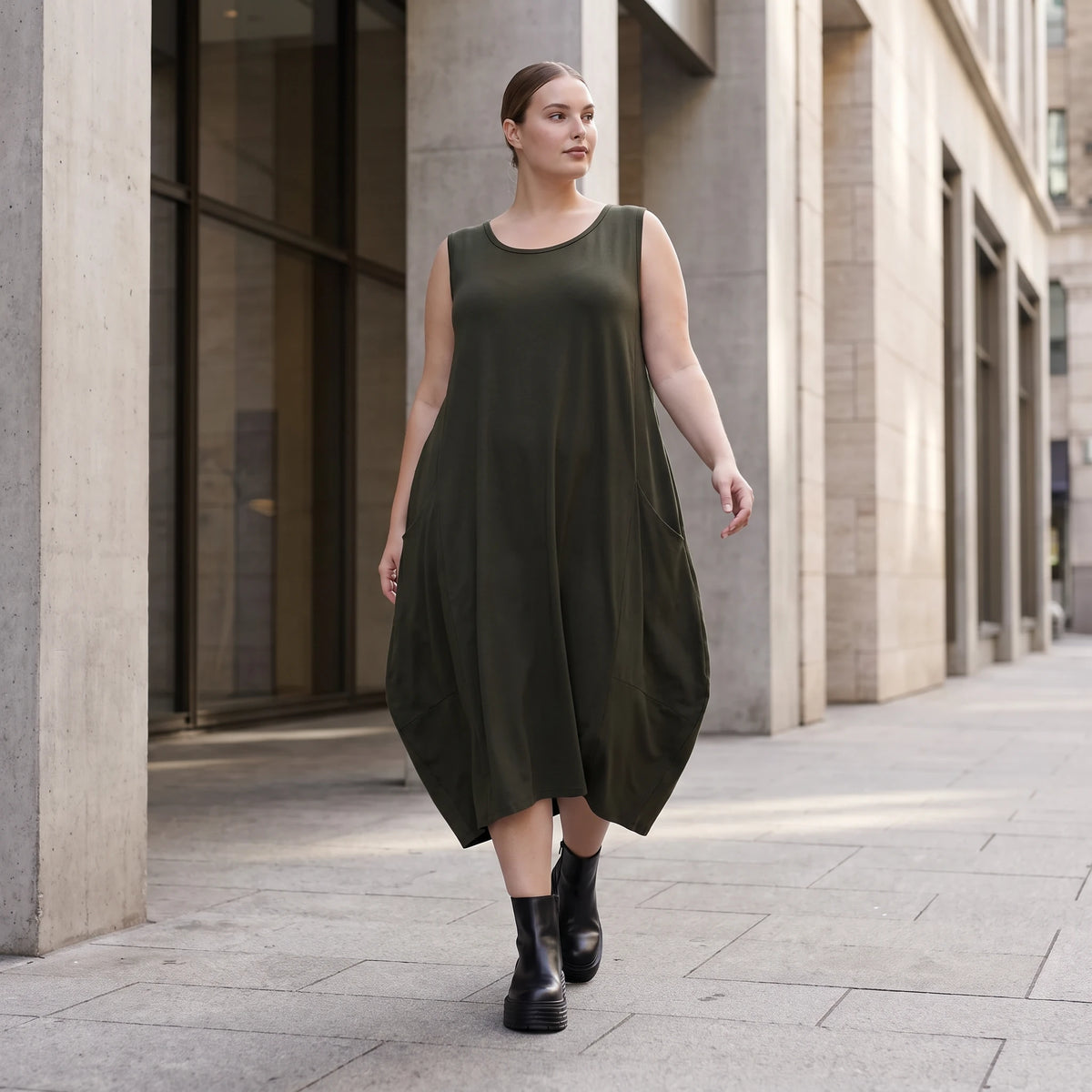 Damen Kleid Avantgarde Lyocell Khaki, Ballonschnitt, Flügeltaschen, Oversize große Größen – AKH Premium