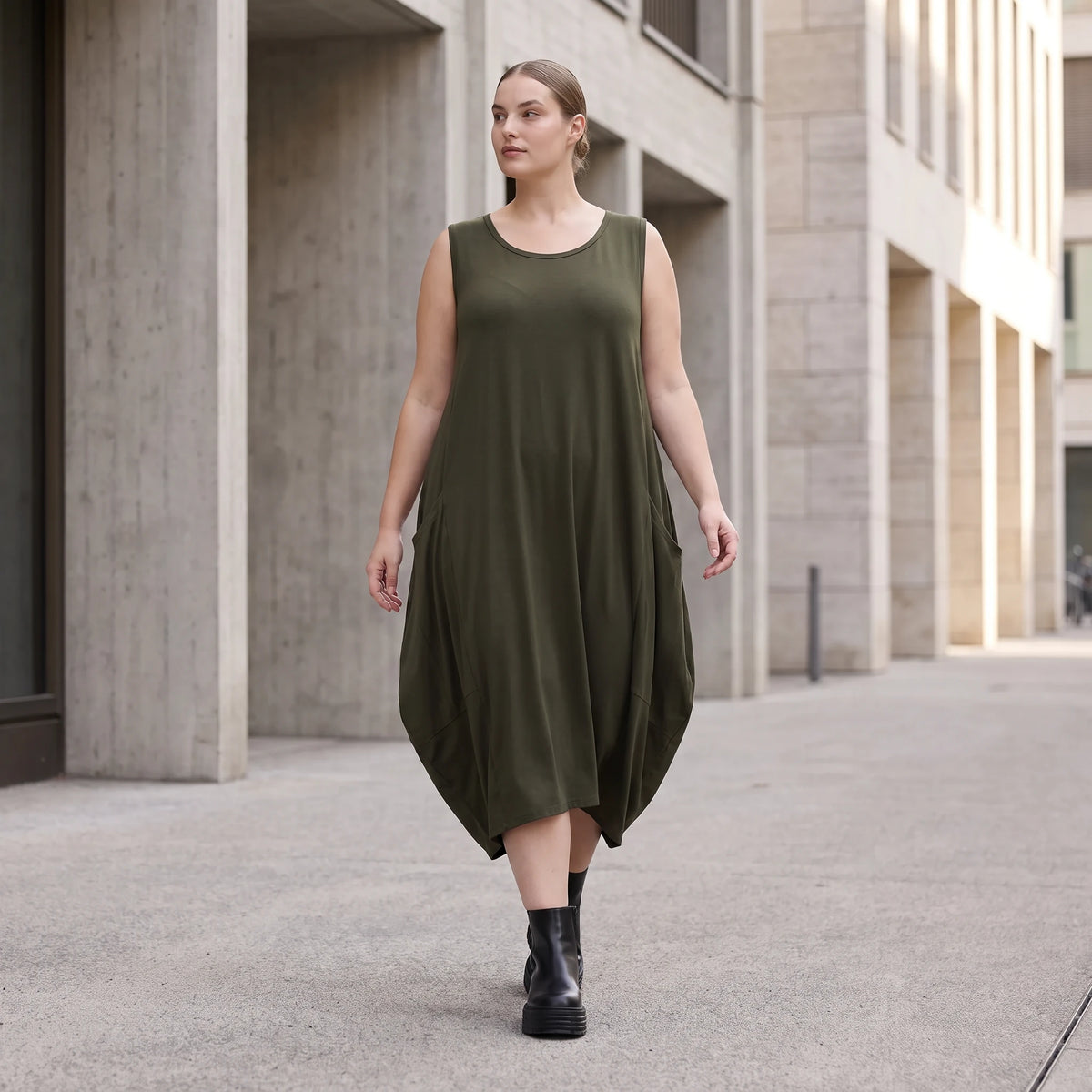 Damen Kleid Avantgarde Lyocell Khaki, Ballonschnitt, Flügeltaschen, Oversize große Größen – AKH Premium