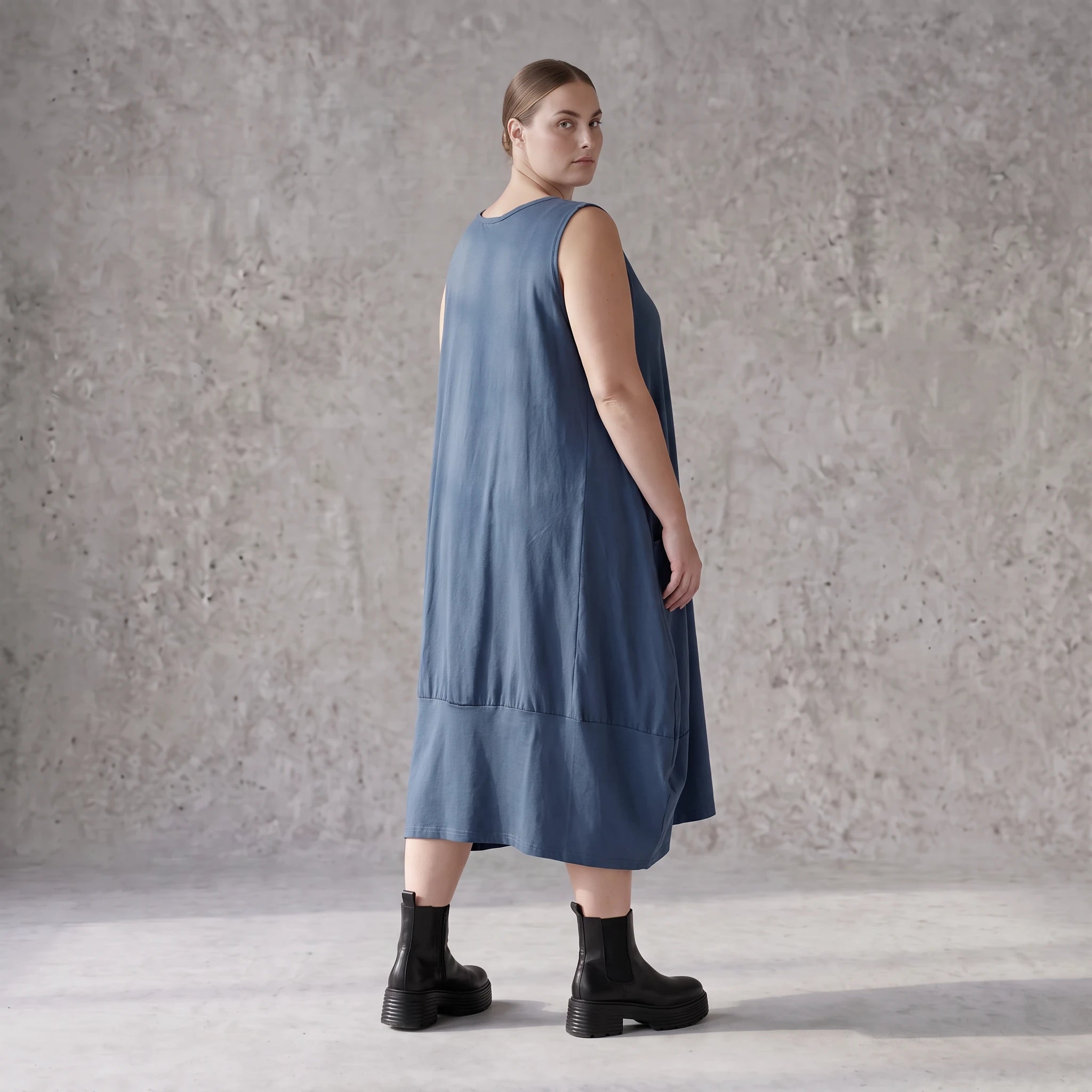 Damen Kleid Avantgarde Lyocell Petrol, Ballonschnitt, ärmellos, Flügeltaschen, Oversize große Größen – AKH Premium
