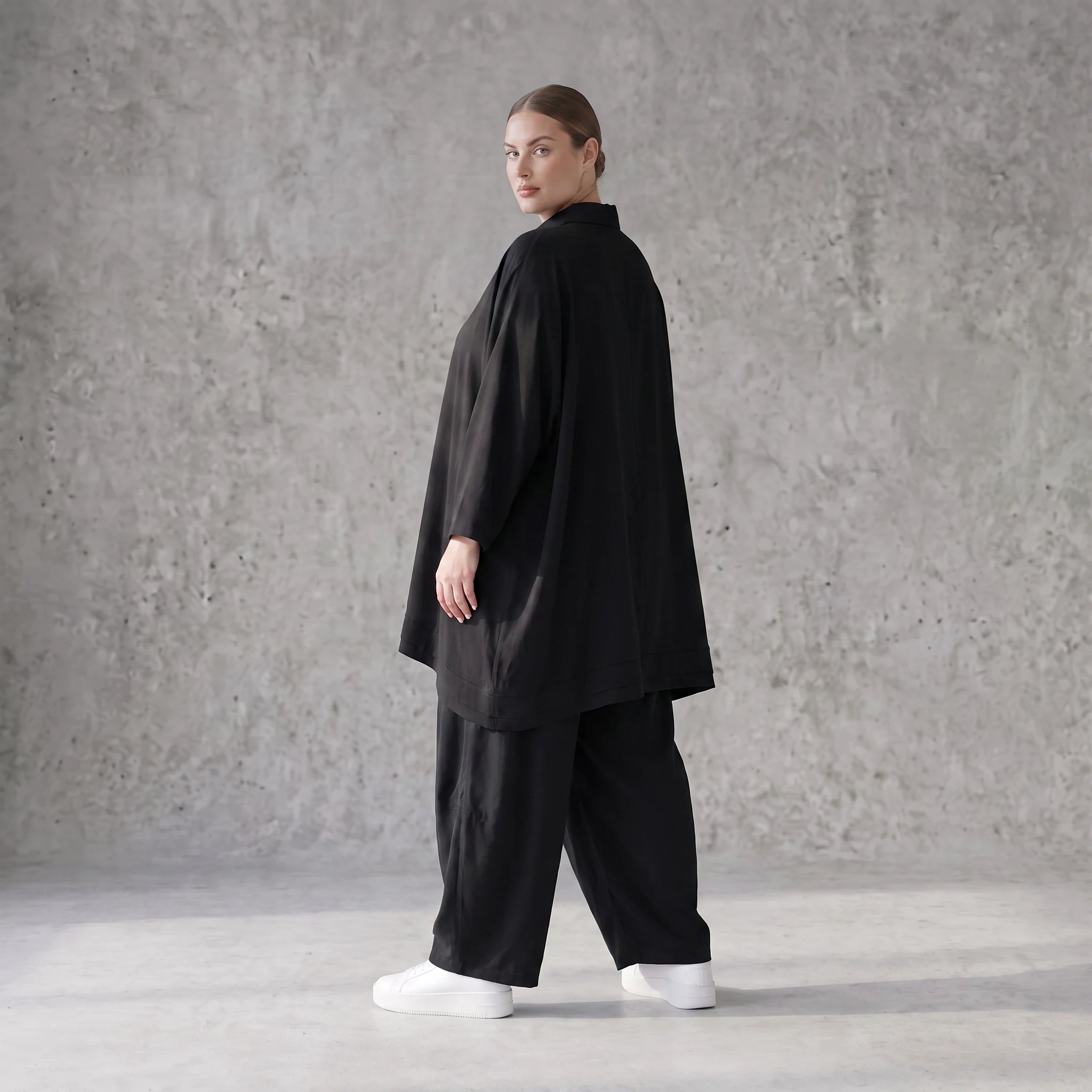 Damen Bluse Avantgarde Lyocell Schwarz, A-Linie, Knopfleiste, Oversize große Größen – AKH Premium