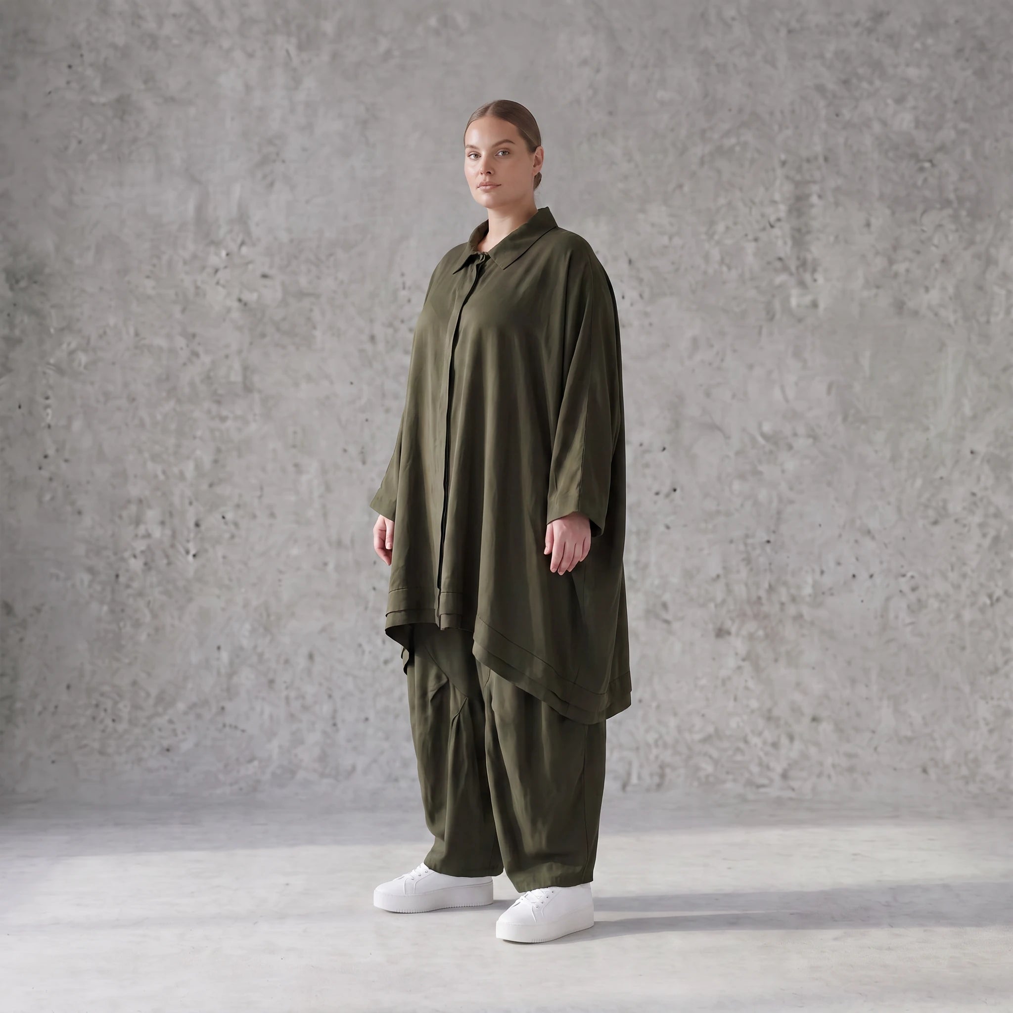 Damen Bluse Avantgarde Lyocell UrbanKhaki, A-Linie, 3/4-Arm, Knopfleiste, Oversize große Größen – AKH Premium