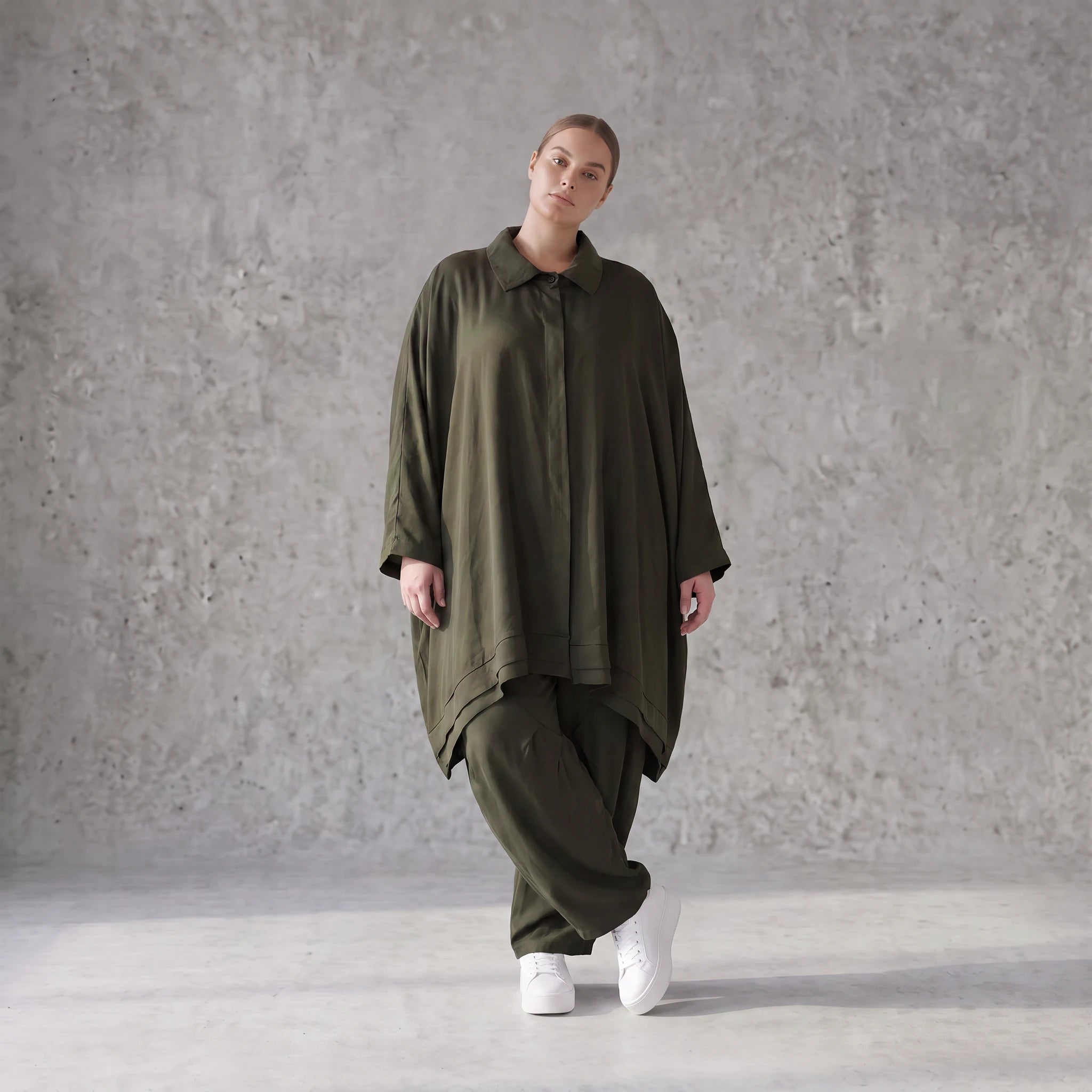 Damen Bluse Avantgarde Lyocell UrbanKhaki, A-Linie, 3/4-Arm, Knopfleiste, Oversize große Größen – AKH Premium