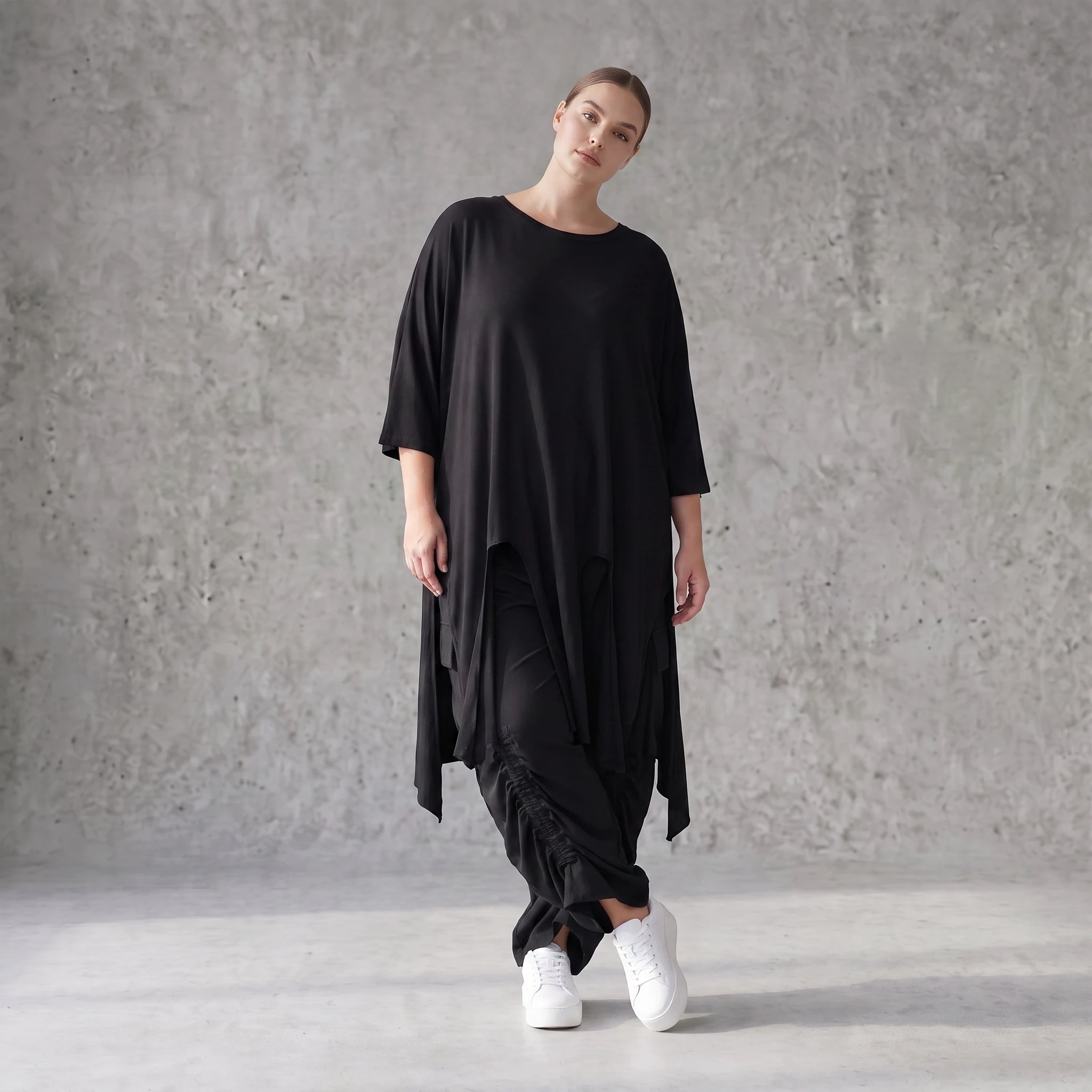 Damen Shirt Avantgarde Lyocell Schwarz, A-Linie, Kurzarm, Volant, Oversize große Größen – AKH Premium