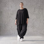 Damen Hose Avantgarde Lyocell Schwarz, Ballonschnitt, Flügeltaschen, Oversize große Größen – AKH Premium