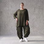 Damen Hose Avantgarde Lyocell Khaki, Ballonschnitt, Flügeltaschen, Oversize große Größen – AKH Premium