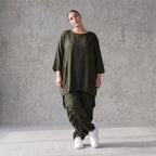 Damen Hose Avantgarde Lyocell Khaki, Ballonschnitt, Flügeltaschen, Oversize große Größen – AKH Premium