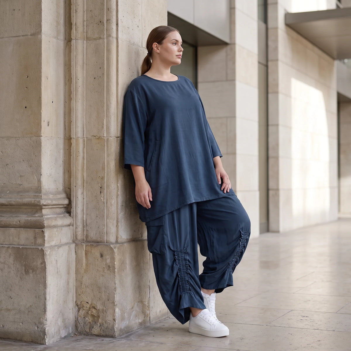 Damen Hose Avantgarde Lyocell Petrol, Ballonschnitt, Flügeltaschen, Oversize große Größen – AKH Premium