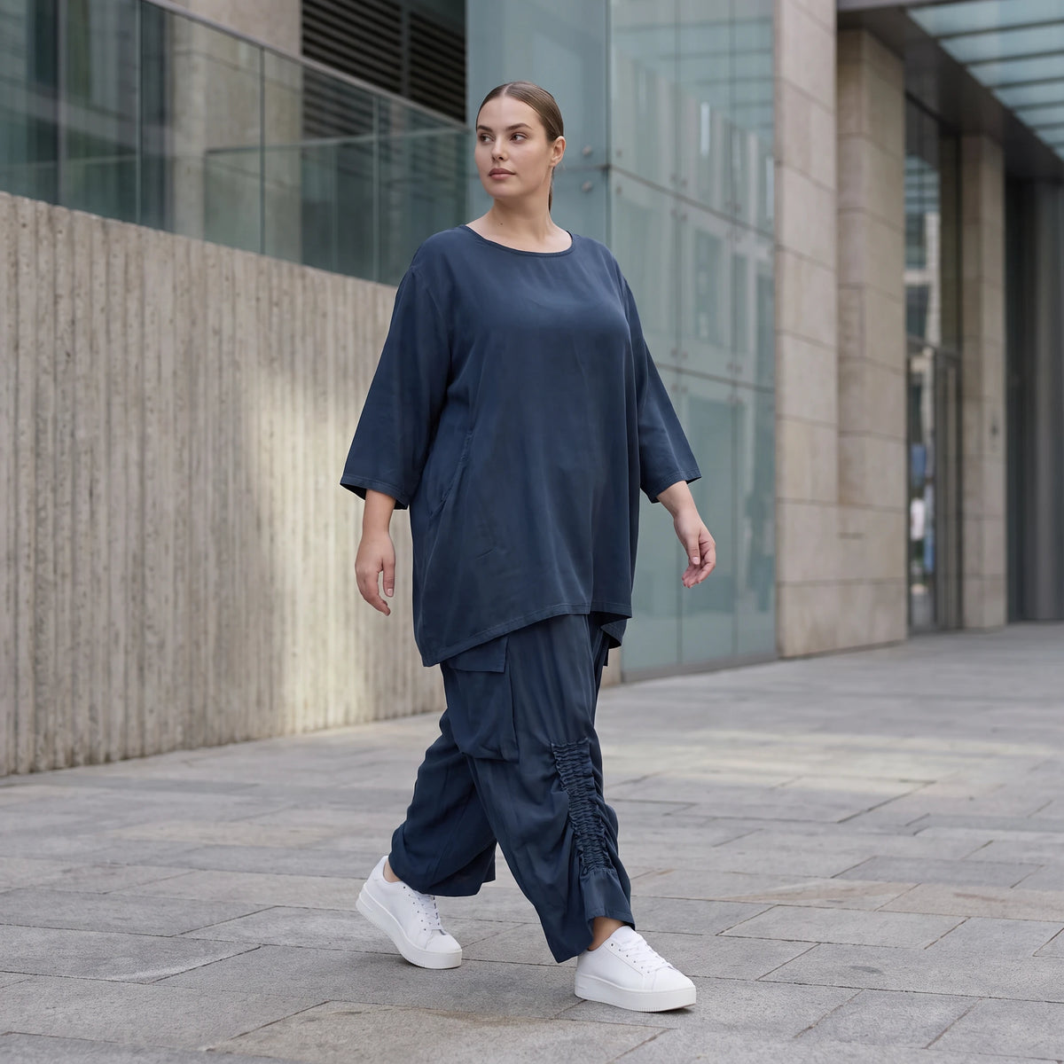 Damen Hose Avantgarde Lyocell Petrol, Ballonschnitt, Flügeltaschen, Oversize große Größen – AKH Premium