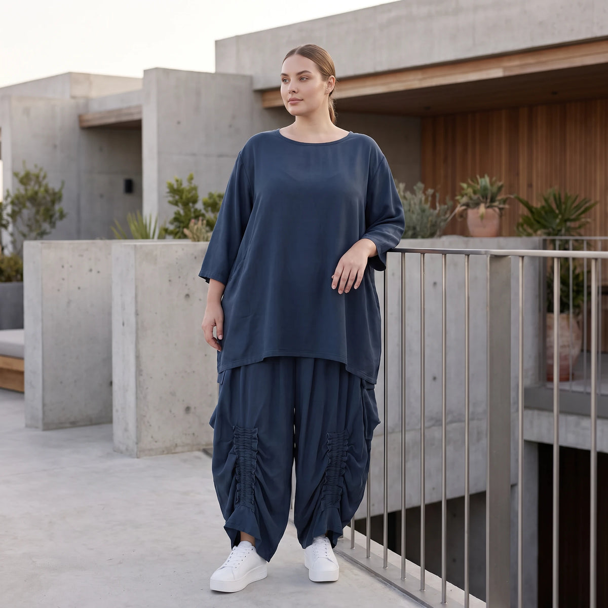 Damen Hose Avantgarde Lyocell Petrol, Ballonschnitt, Flügeltaschen, Oversize große Größen – AKH Premium