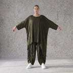 Damen Shirt Avantgarde Lyocell Khaki, gerader Schnitt, Kurzarm, Volant, Oversize große Größen – AKH Premium
