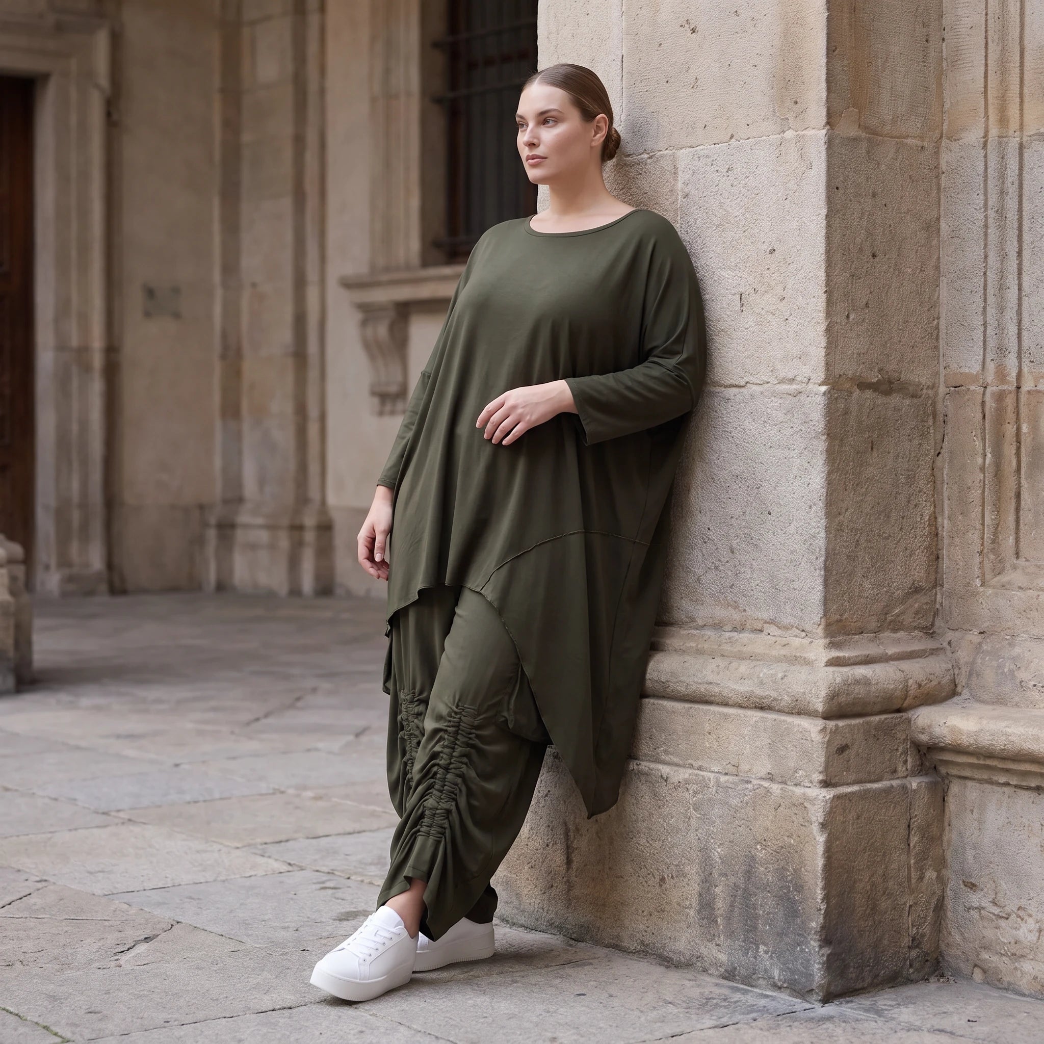 Damen Shirt Avantgarde Lyocell Khaki, gerader Schnitt, Kurzarm, Volant, Oversize große Größen – AKH Premium