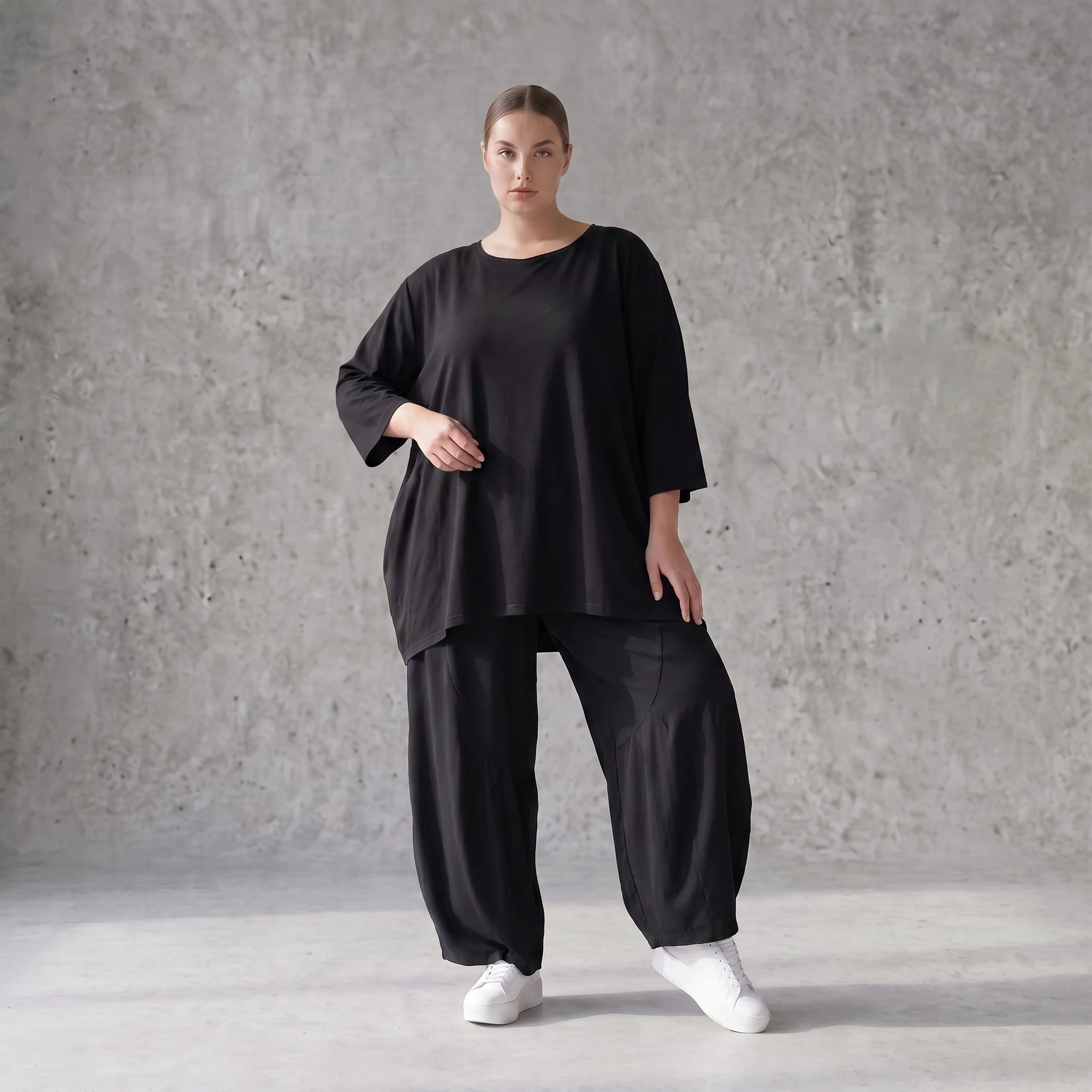 Damen Hose Avantgarde Lyocell Schwarz, Ballonschnitt, Oversize große Größen – AKH Premium