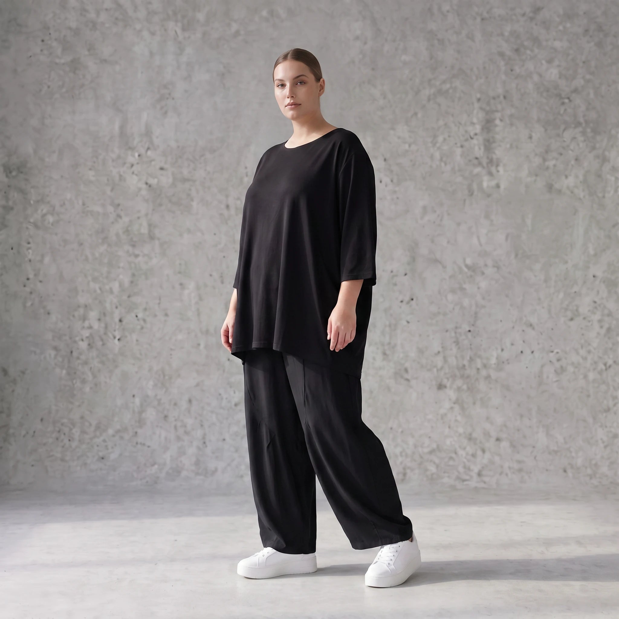 Damen Hose Avantgarde Lyocell Schwarz, Ballonschnitt, Oversize große Größen – AKH Premium