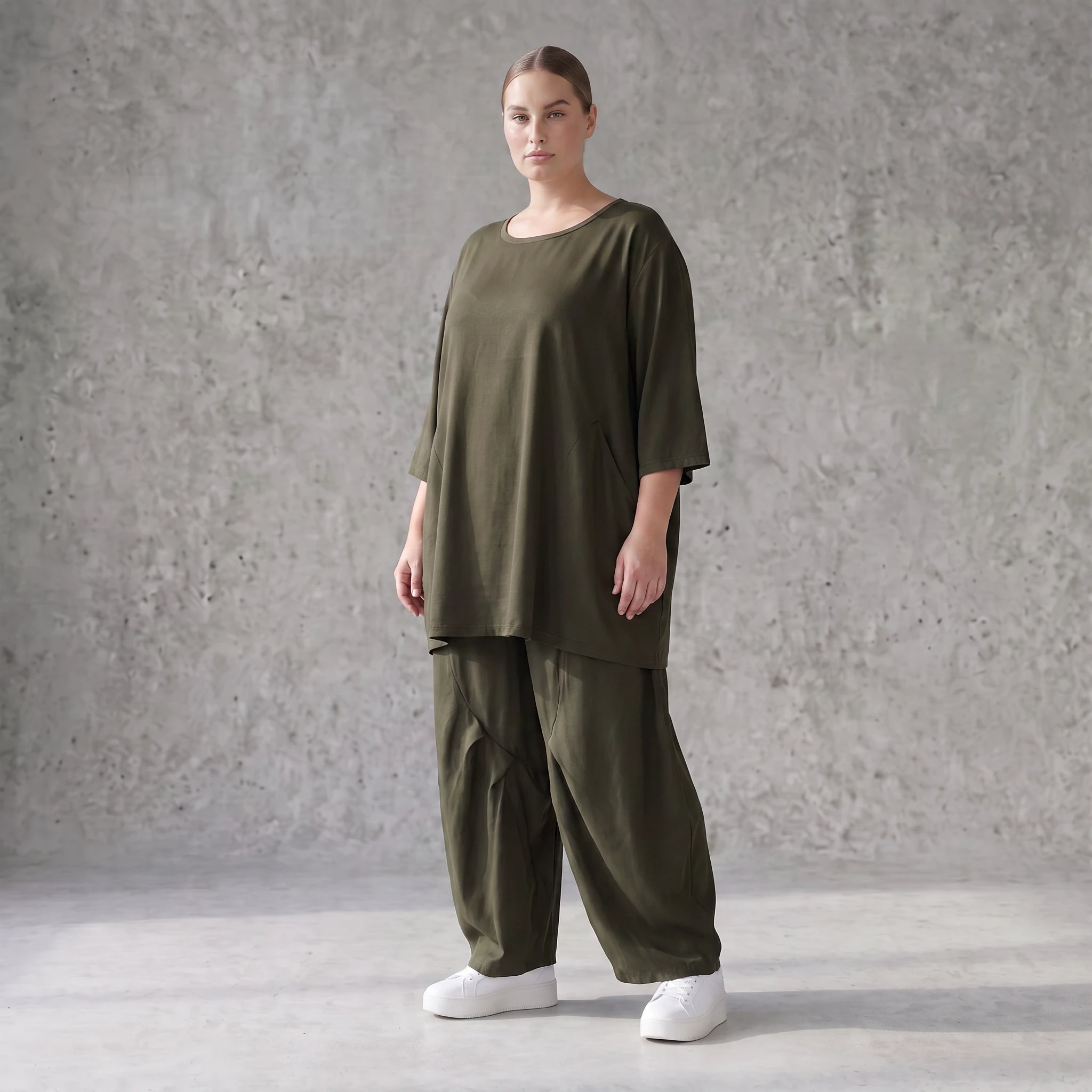 Damen Hose Avantgarde Lyocell Khaki, Ballonschnitt, Oversize große Größen – AKH Premium