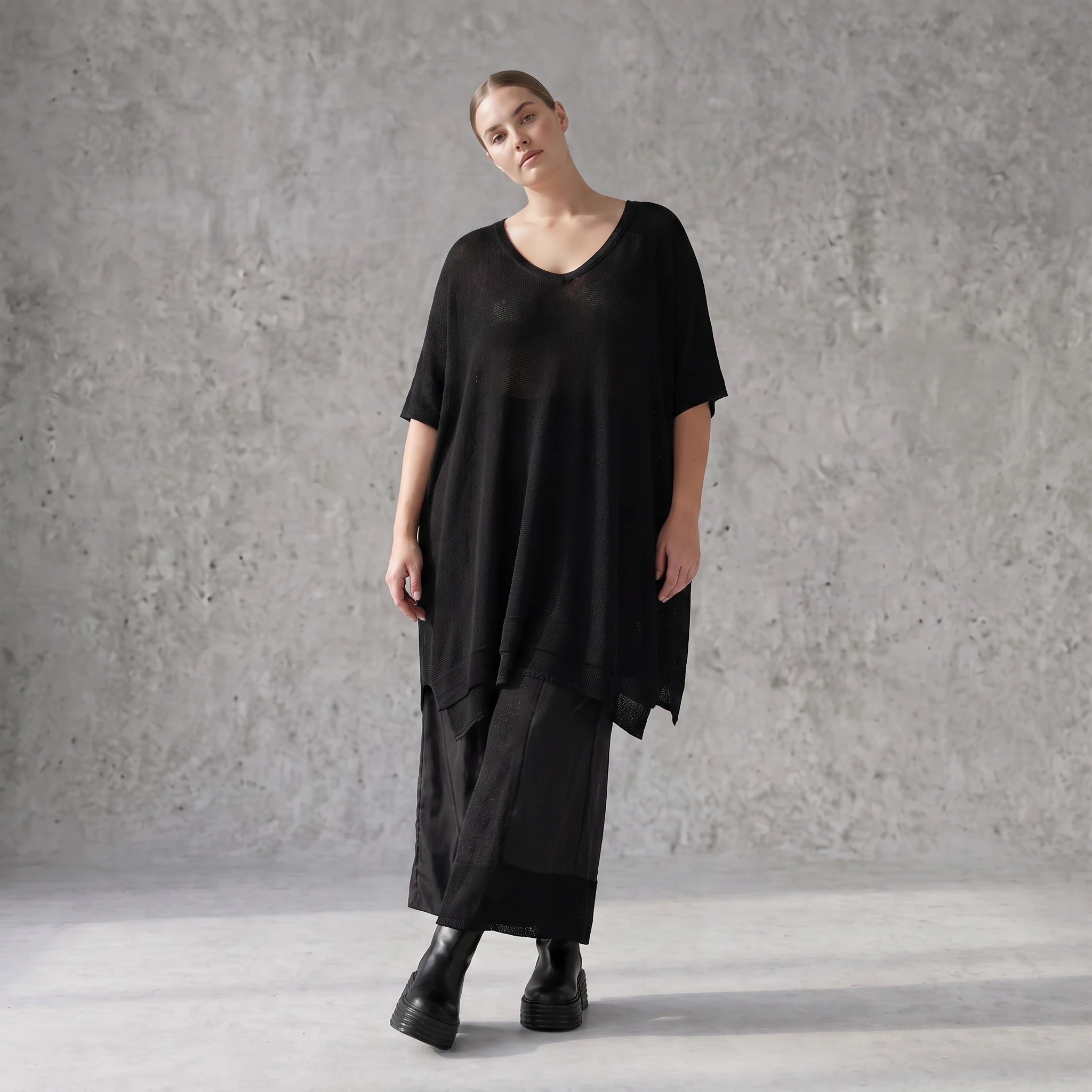 Damen Shirt Avantgarde Baumwolle Schwarz, A-Linie, Langarm, V-Ausschnitt, Oversize große Größen – AKH Premium