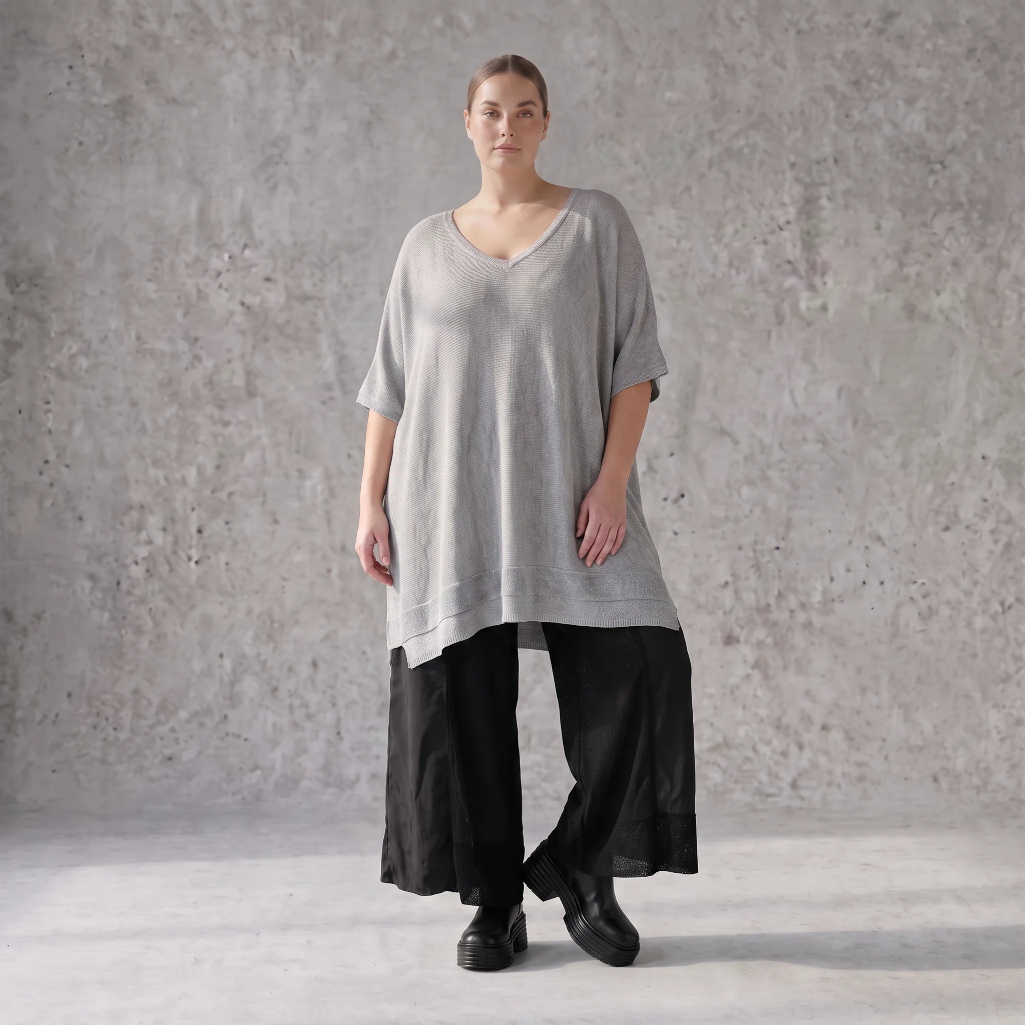 Damen Shirt Avantgarde Baumwolle Grau, A-Linie, Langarm, V-Ausschnitt, Oversize große Größen – AKH Premium