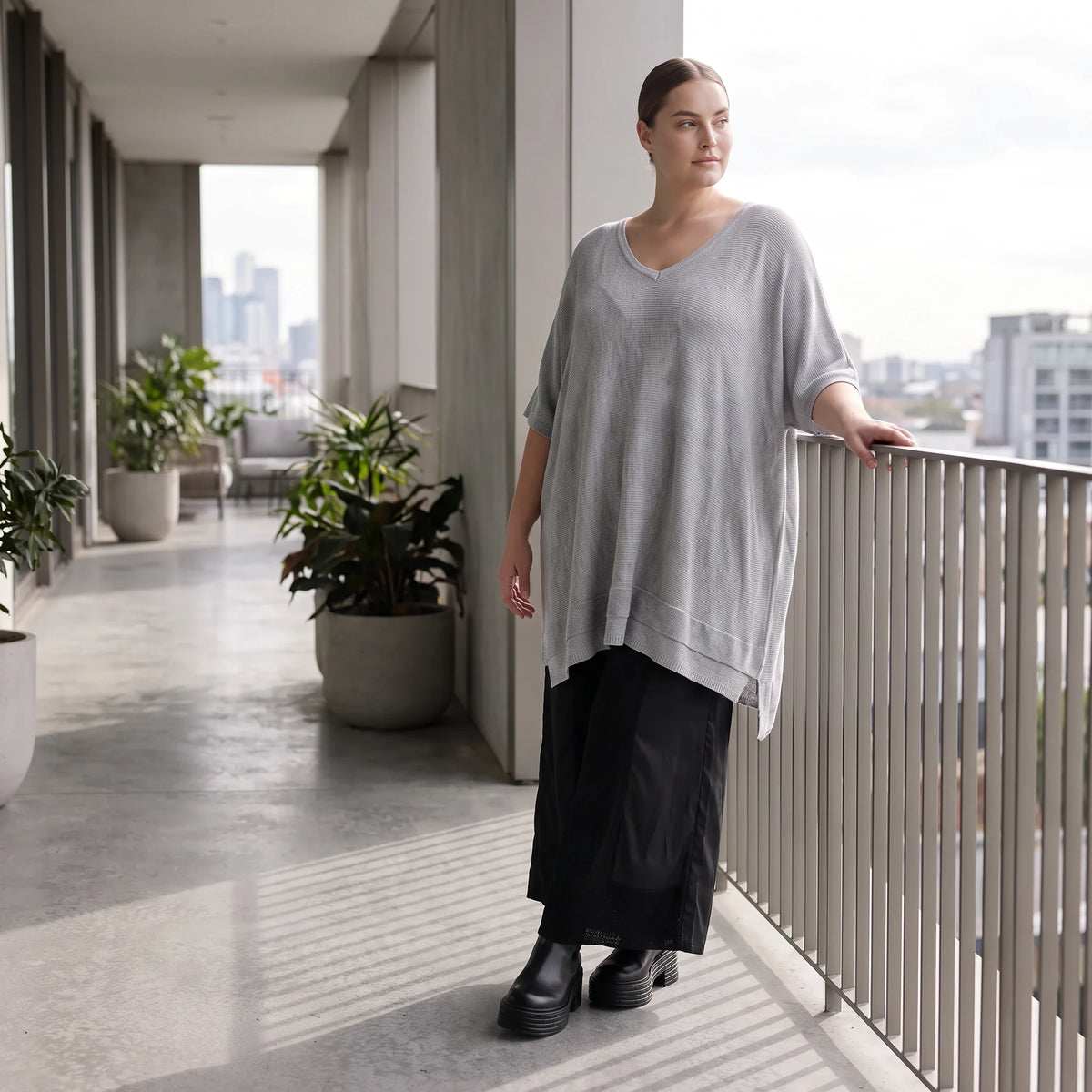 Damen Shirt Avantgarde Baumwolle Grau, A-Linie, Langarm, V-Ausschnitt, Oversize große Größen – AKH Premium