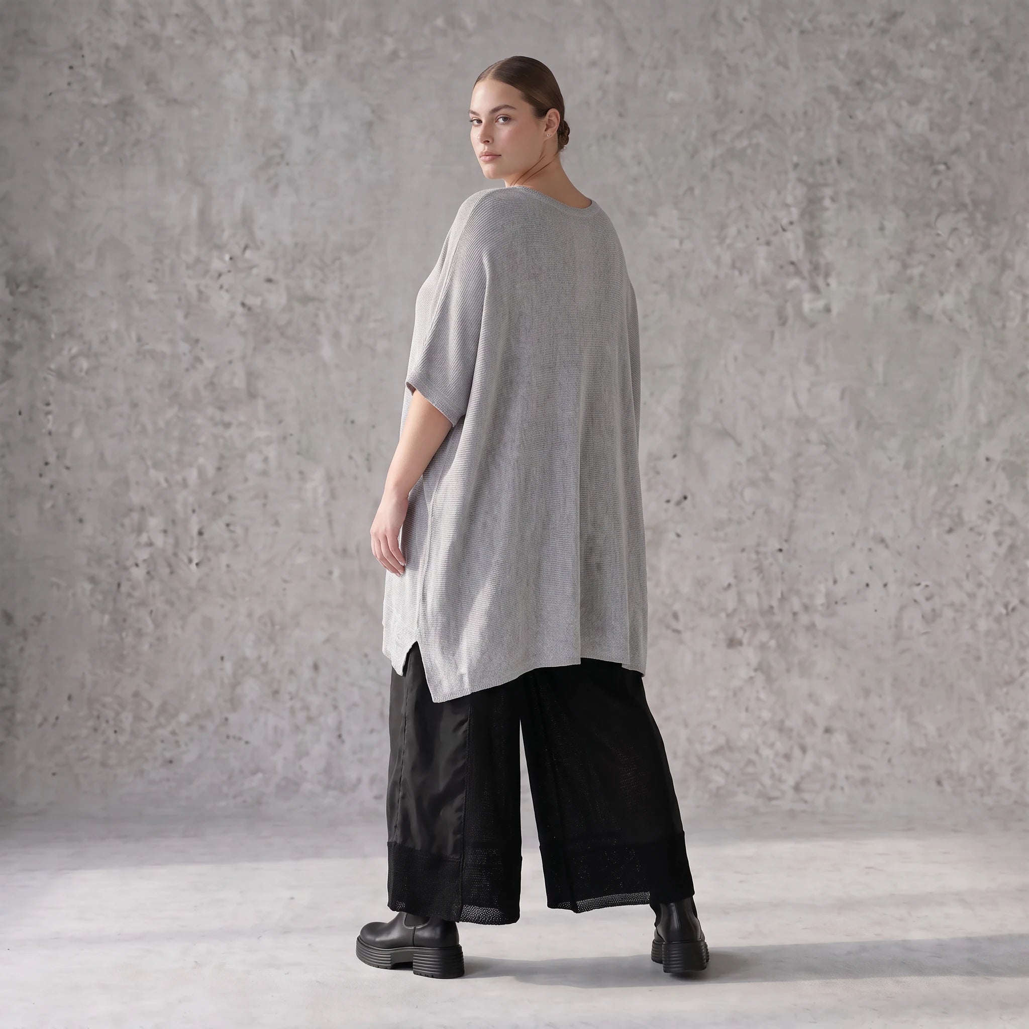 Damen Shirt Avantgarde Baumwolle Grau, A-Linie, Langarm, V-Ausschnitt, Oversize große Größen – AKH Premium