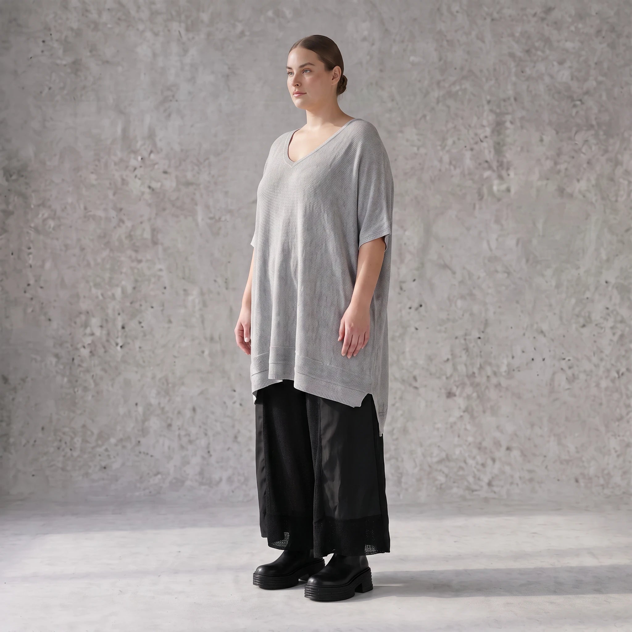 Damen Shirt Avantgarde Baumwolle Grau, A-Linie, Langarm, V-Ausschnitt, Oversize große Größen – AKH Premium