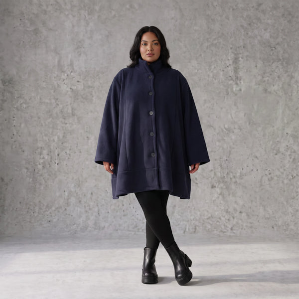 Marine Teddyjacke aus Flauschstoff in A-Linie mit Kellerfalte am Rücken warm und weich