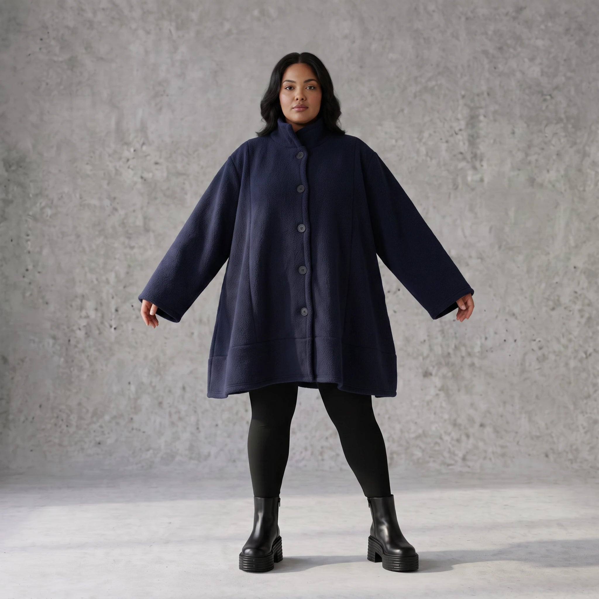 Marine Teddyjacke aus Flauschstoff in A-Linie mit Kellerfalte am Rücken warm und weich