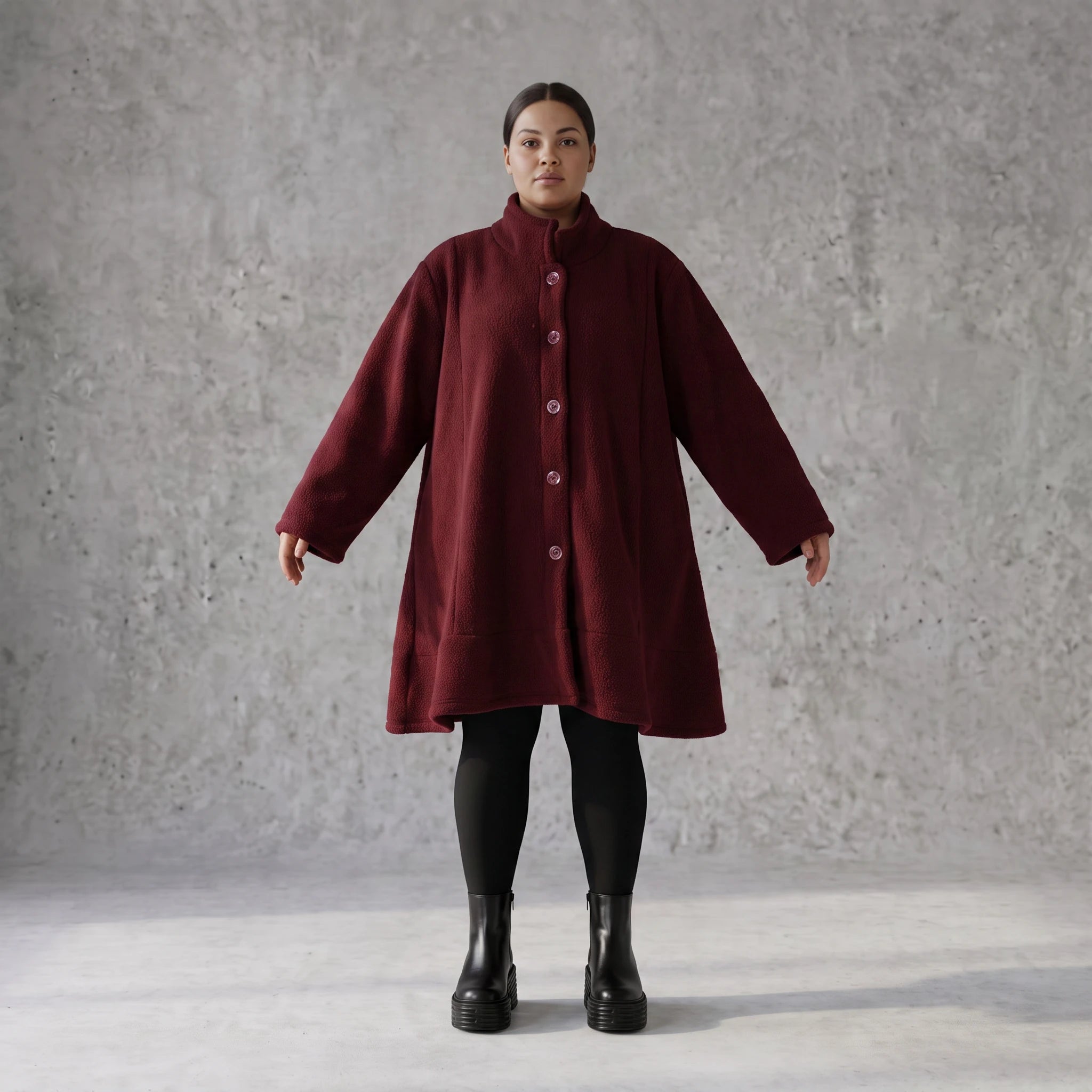 warme Teddyjacke in Weinrot mit Stehkragen und Knopfverschluss in femininer A-Linie