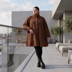 Braune Teddyjacke in A-Linie mit Kellerfalte Stehkragen und Knopfleiste für Winter