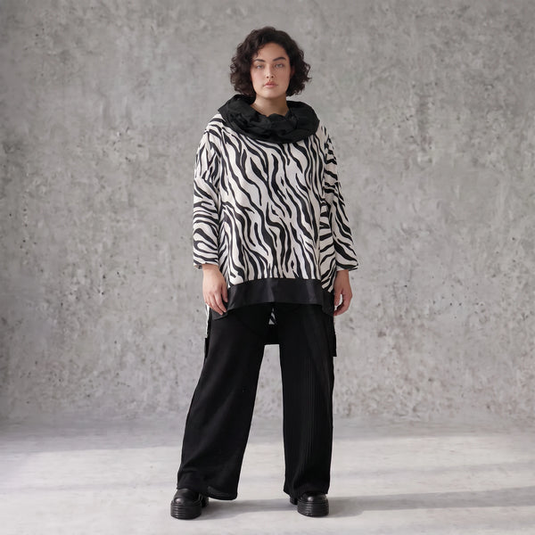 Damen Shirt Avantgarde Viskose Schwarz/Weiß, asymmetrisch, Langarm, Kapuze, Oversize große Größen – AKH Premium