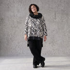 Damen Shirt Avantgarde Viskose Schwarz/Weiß, asymmetrisch, Langarm, Kapuze, Oversize große Größen – AKH Premium