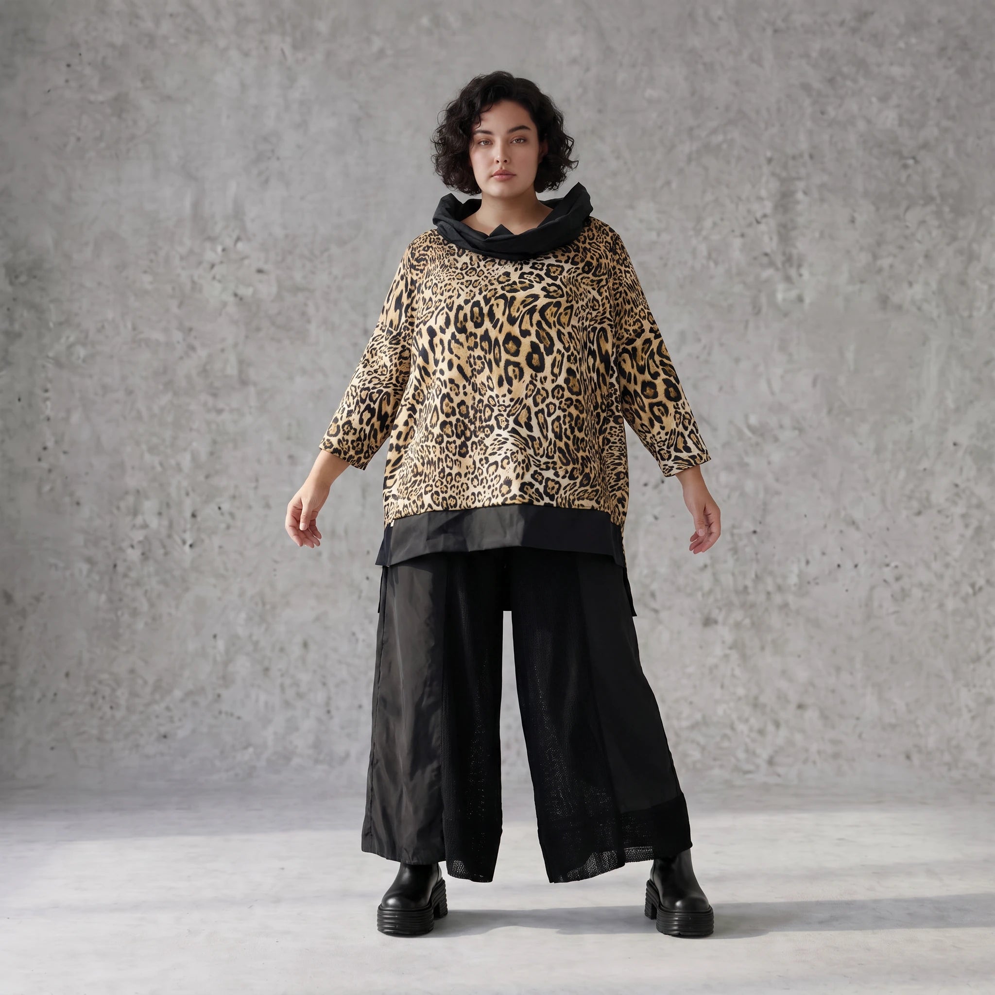 Damen Shirt Avantgarde Viskose Schwarz/Braun, asymmetrisch, Langarm, Kapuze, Oversize große Größen – AKH Premium