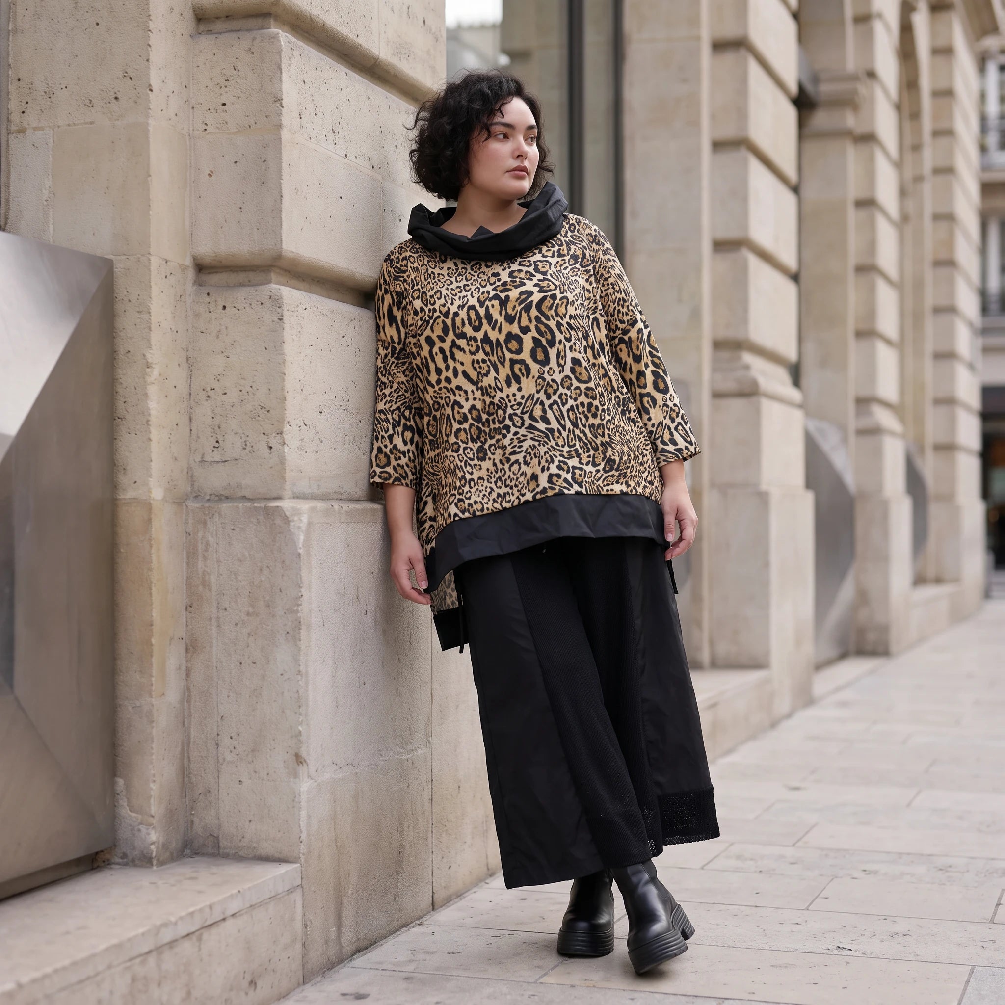 Damen Shirt Avantgarde Viskose Schwarz/Braun, asymmetrisch, Langarm, Kapuze, Oversize große Größen – AKH Premium
